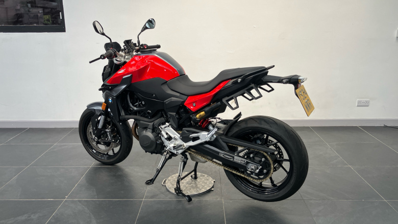BMW F900 R